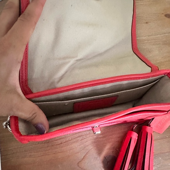 Red Coach Crossbody bad measures 9.5 x 5.75 x 2 - Picture 3 of 5